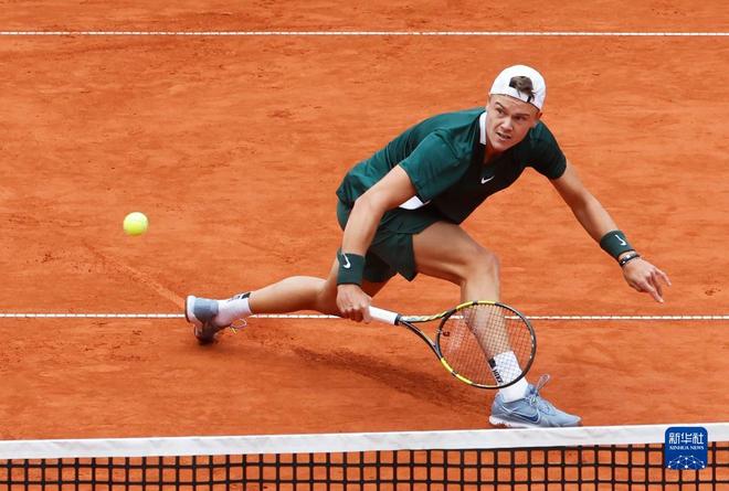 头球破门 头球破门