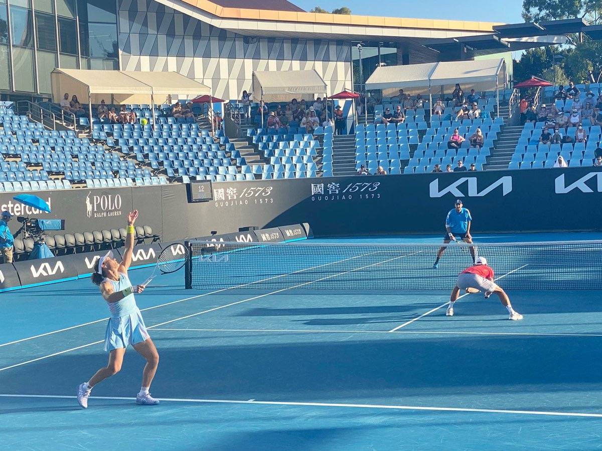 她便以优异 她便以优异